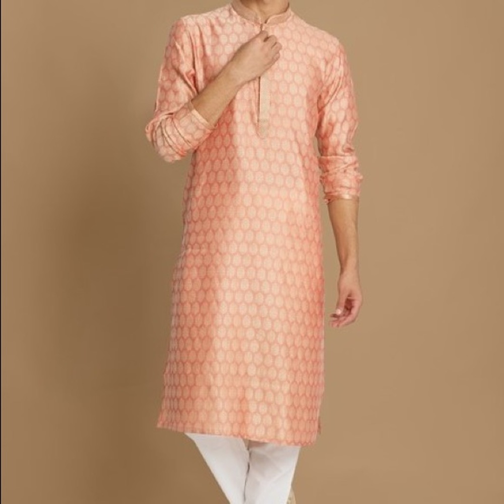 Gleaming Gajaree Kurta Set